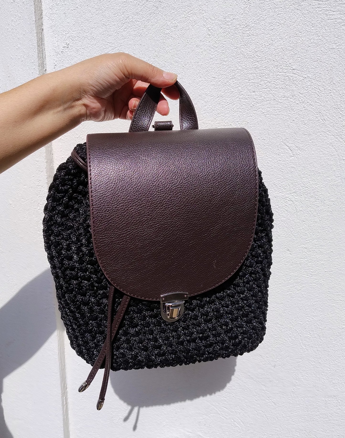 Mochila Tejida "Luna negra"
