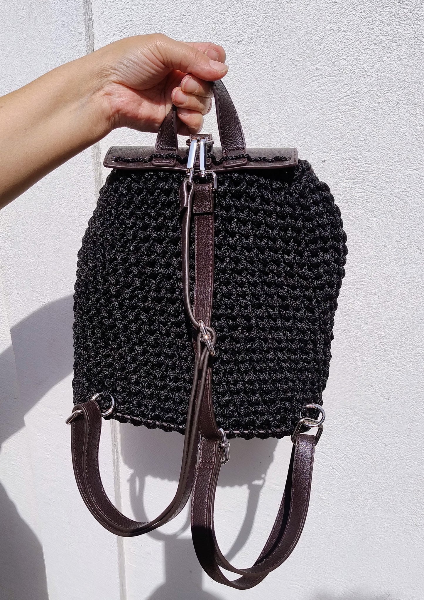 Mochila Tejida "Luna negra"