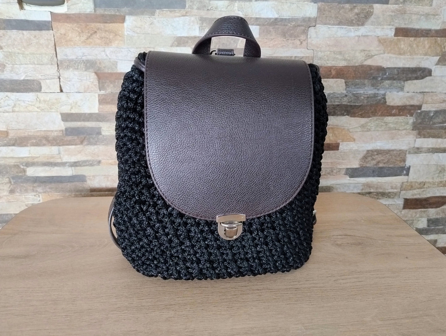 Mochila Tejida "Luna negra"