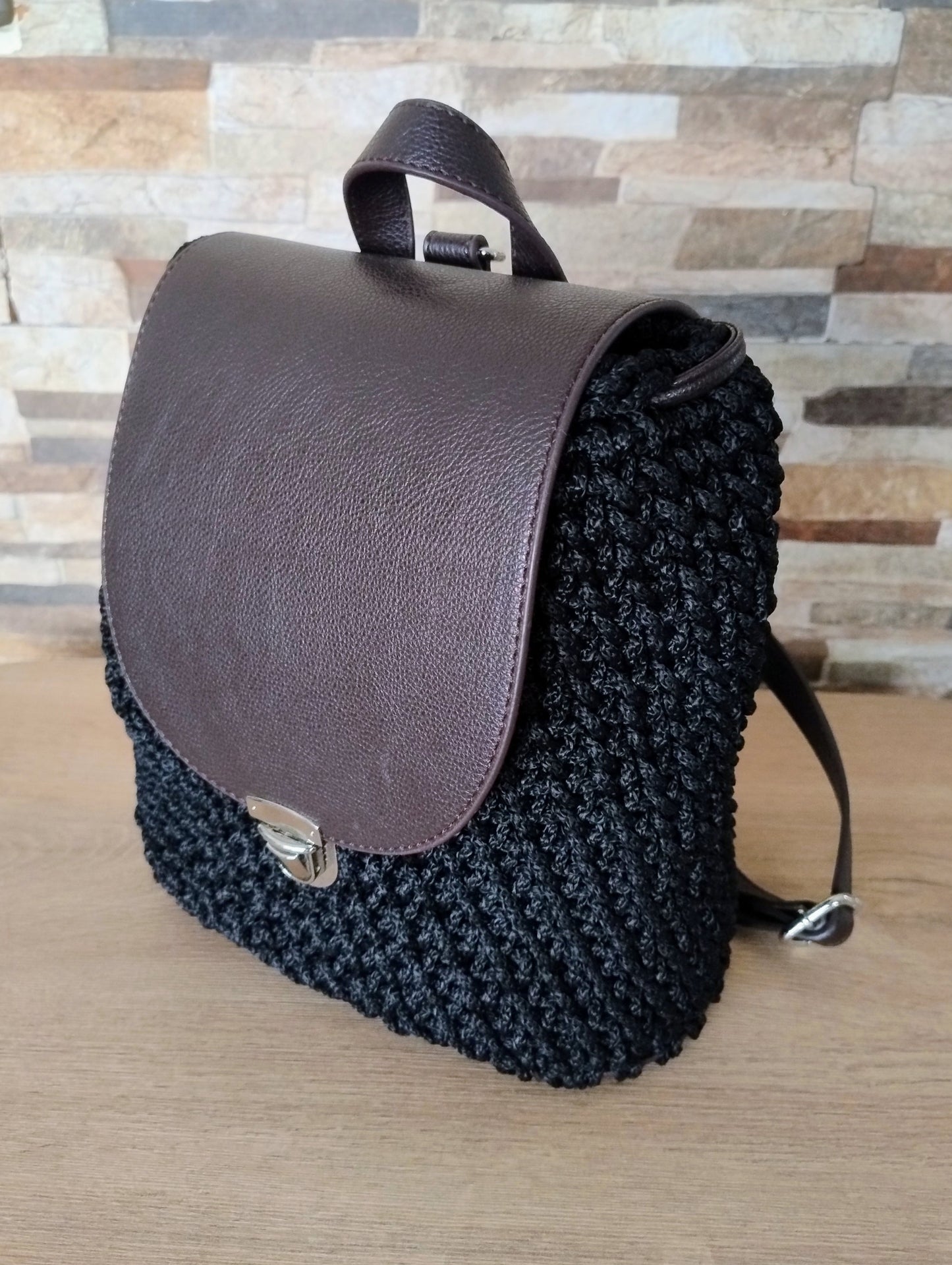 Mochila Tejida "Luna negra"