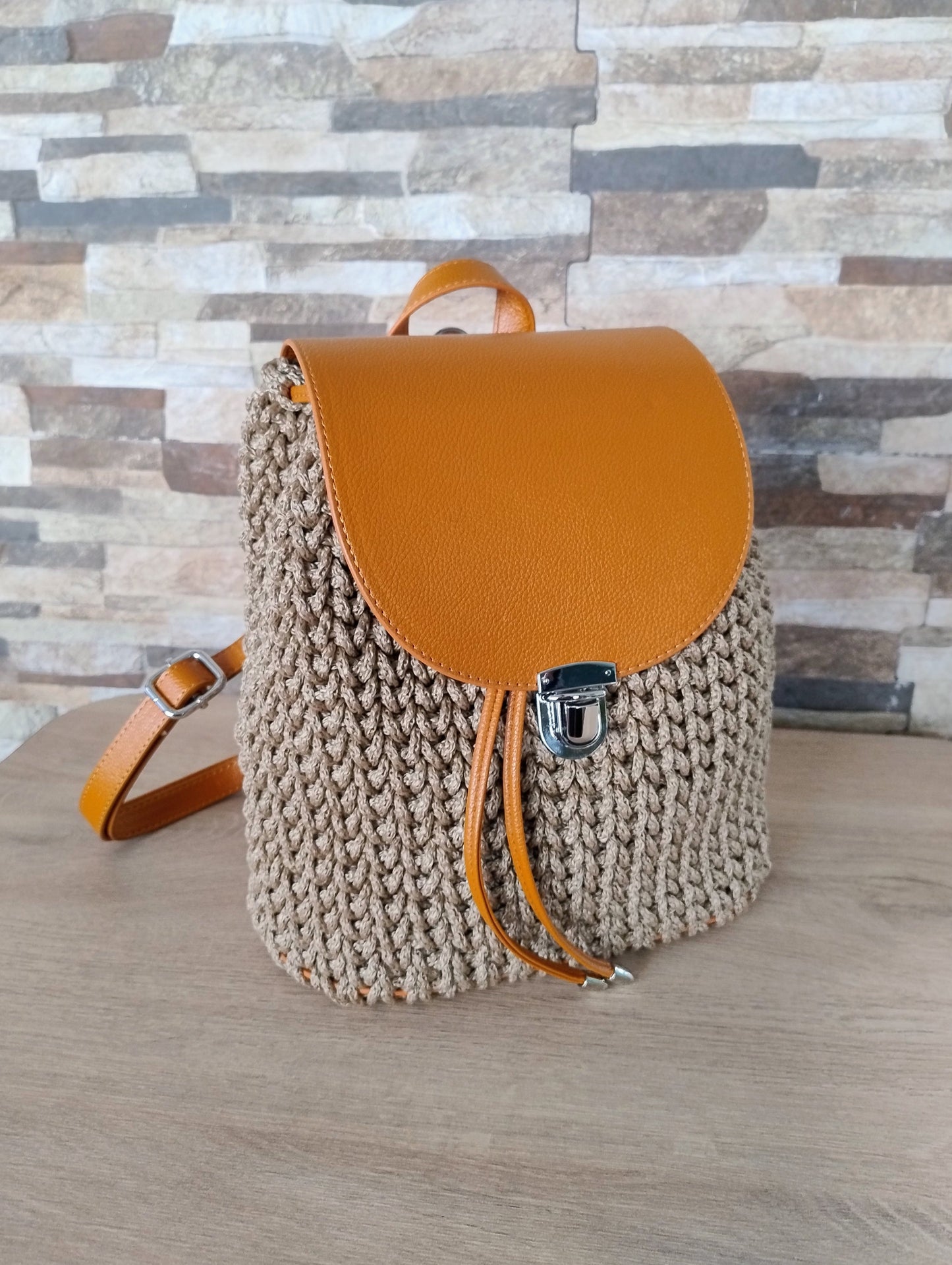 Mochila tejida "Miel de Trigo"